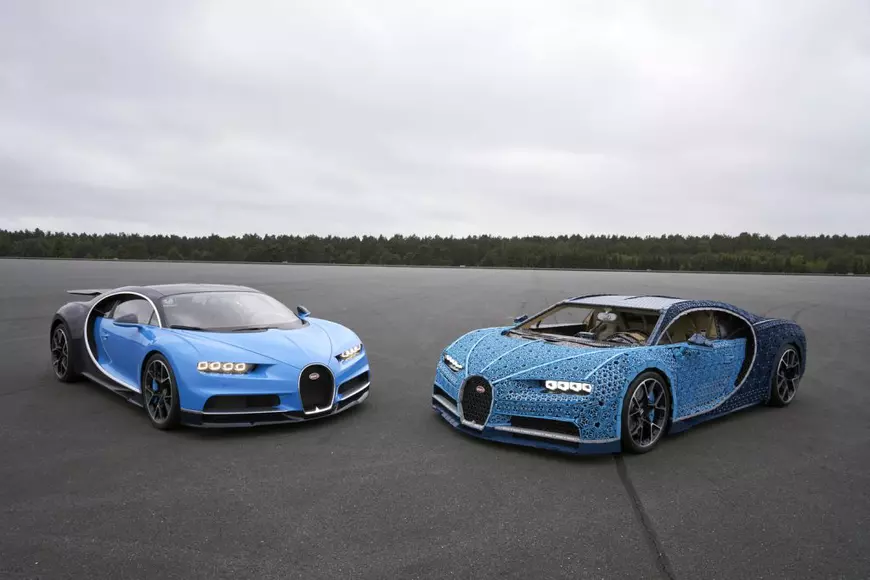 Un Bugatti Chiron construit cu un milion de piese Lego a ajuns în România