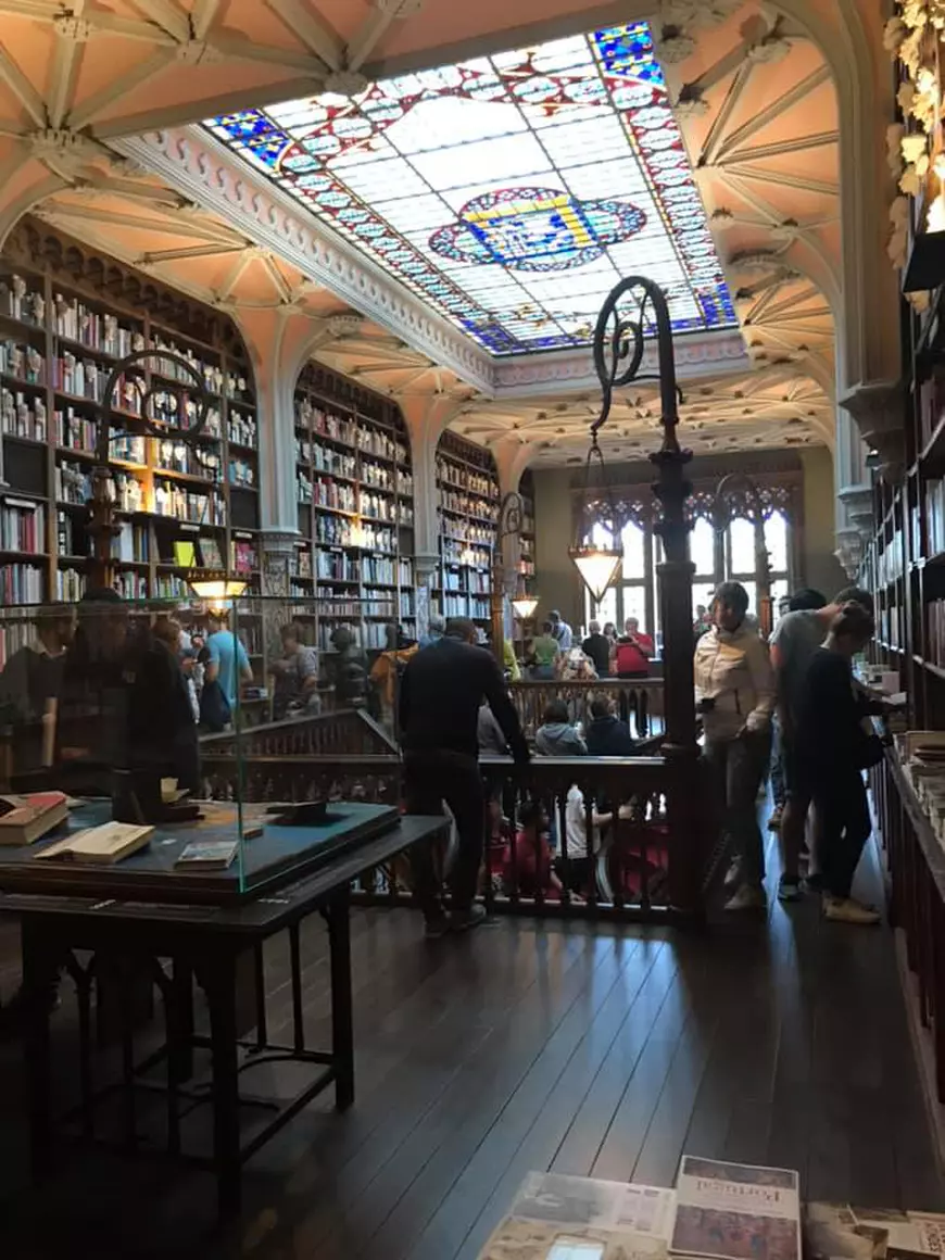 Harry Potter s-a născut la Porto! Am fost în mica librărie portugheză care a inspirat-o pe J.K. Rowling să scrie poveștile fantastice ale micilor vrăjitori
