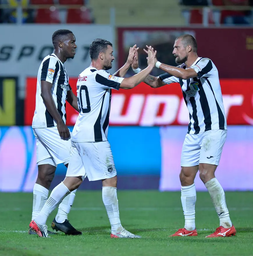 Liga 1, etapa a 10-a. Viitorul - Poli Iași, meci cu penalty-uri, galbene și o eliminare. Șah etern în FCSB - CFR Cluj