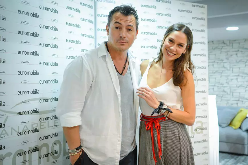 Răzvan și Irina Fodor muncesc de trei ani la amenajarea casei în care s-au mutat. „Mai avem cotloane prin mansardă”