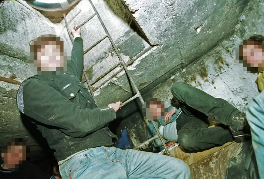 Pedofili străini în România. Elveţianul care a abuzat şase copii şi a primit 3 ani şi jumătate de închisoare. Își ducea victimele la mare și consumau împreună aurolac