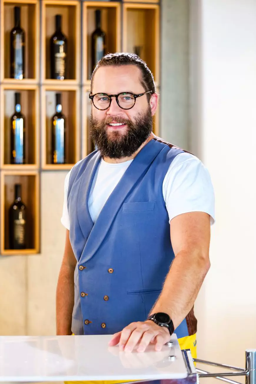 Grijile ciudate ale unui degustător. Cosmin Tudoran trebuie să fie atent ce pune pe limbă!