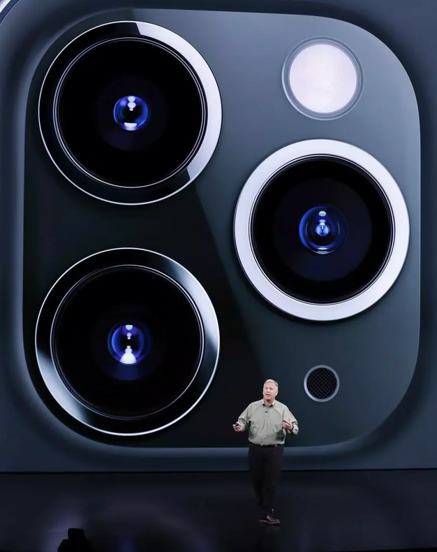 iPhone 11 Pro va avea trei camere foto de 12 MP