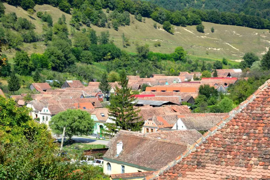 Ultimii sași din Transilvania. Reportaj BBC despre urmașii sașilor care au venit în România ca să reînvie tradițiile locale