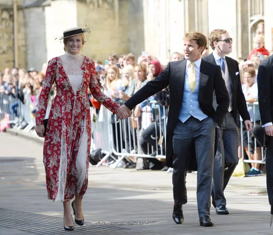 Unde a ales să poarte soția lui James Blunt rochia Valentino cu care Sorina Pintea a mers pe șantier