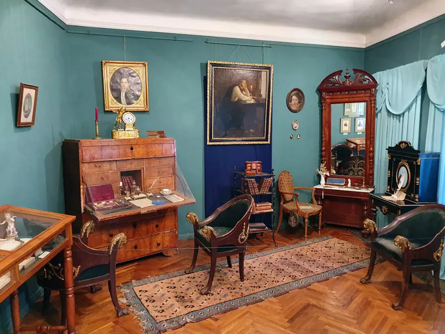 Muzeul Pușkin din Chișinău. Perioada exilului marelui poet rus, cu idile, petreceri, dueluri, jocuri de cărți și ”Evgheni Oneghin”