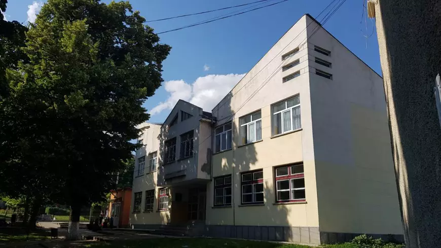 Abuzurile chiliilor. Vânătorii de victime sau cum îi condiționau înalții ierarhi din Vaslui pe elevii de seminar să facă sex cu ei!