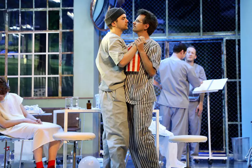 Recomandările culturale ale săptămânii. Un spectacol-bijuterie: „Zbor deasupra unui cuib de cuci”. Luați-vă bilete în ziua în care se pun în vânzare!