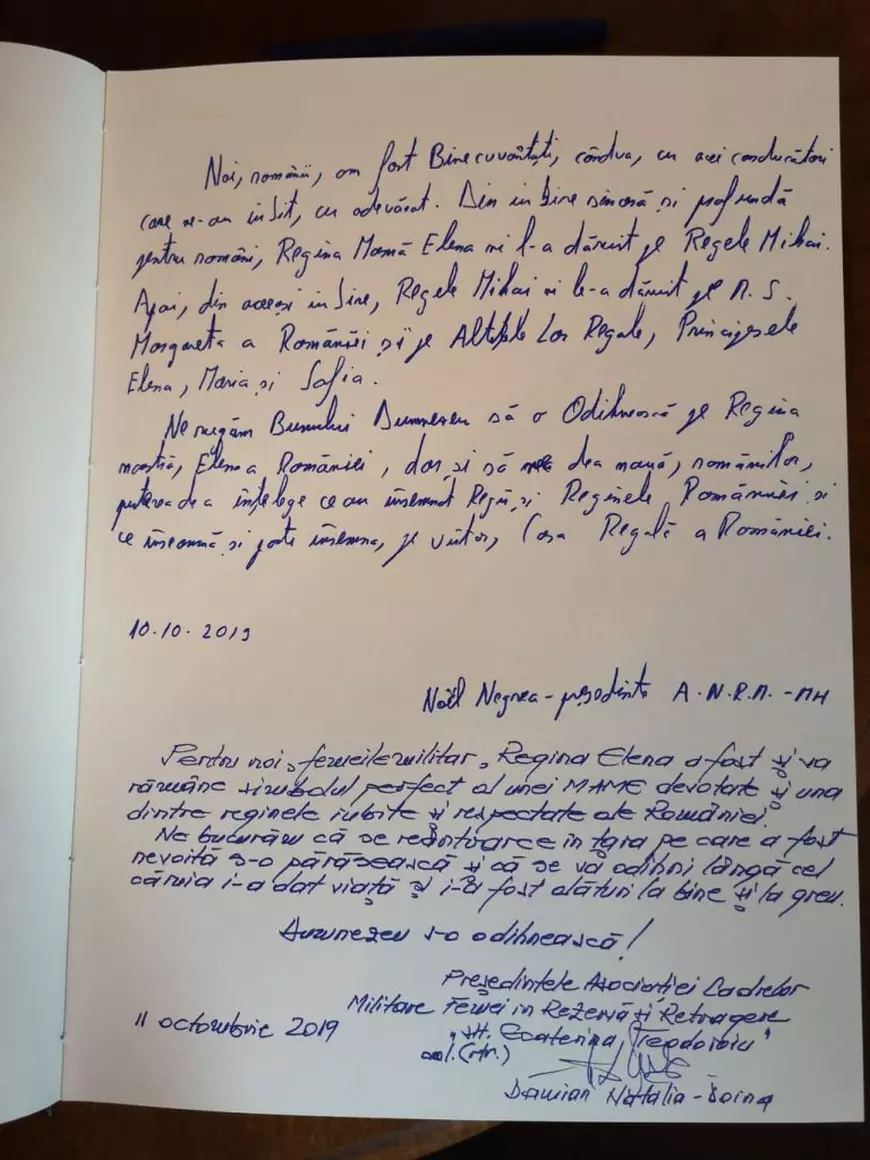 Mesajele scrise de români în cartea de condoleanțe a Reginei-Mamă Elena: "Lumina Majestății Sale va rămâne veșnic aprinsă în inimele noastre"
