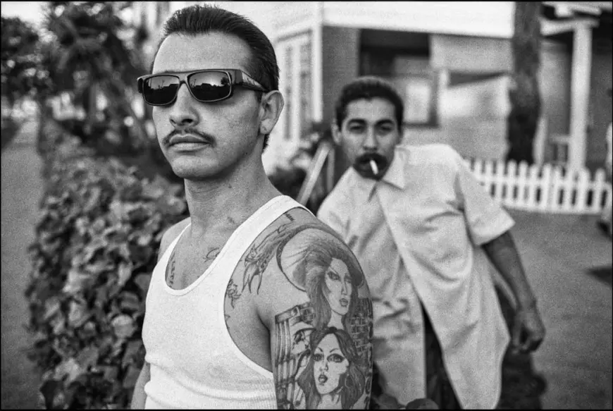 Cum arătau soldații străzilor în anii '80! Imagini brutale din interiorul celor mai periculoase bande din Los Angeles: armele, drogurile și bătăile erau la ordinea zilei