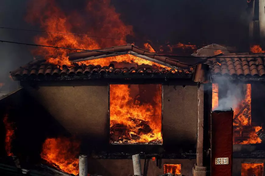 Incendii masive în California. Zeci de mii de evacuați și milioane de oameni fără curent electric