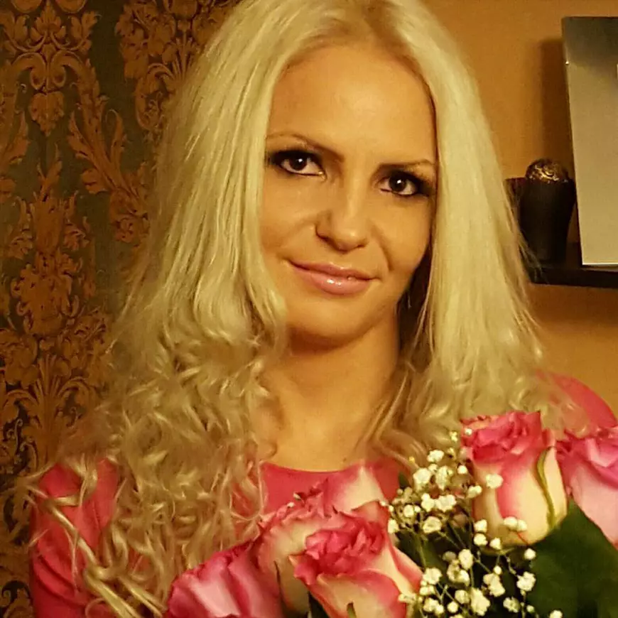 Traian Băsescu a fost fotografiat lângă o blondă sexy, la un restaurant din Bruxelles