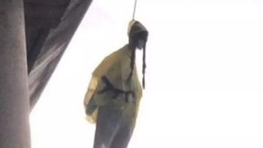 Manechin cu chipul activistei Gretei Thunberg, găsit spânzurat sub un pod din Roma. ”Greta este Dumnezeul tău”