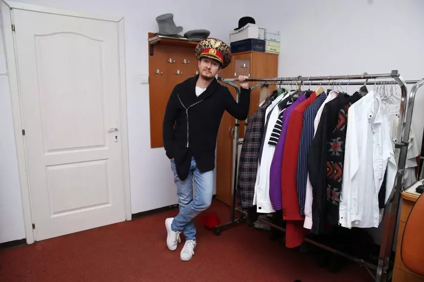 Dan Rădulescu, pregătit de tatăl lui pentru chirurgie, de Adrian Pintea pentru actorie și de Horațiu Mălăele pentru scene fierbinți! Traseul actorului care s-a iubit cu Diana Dumitrescu