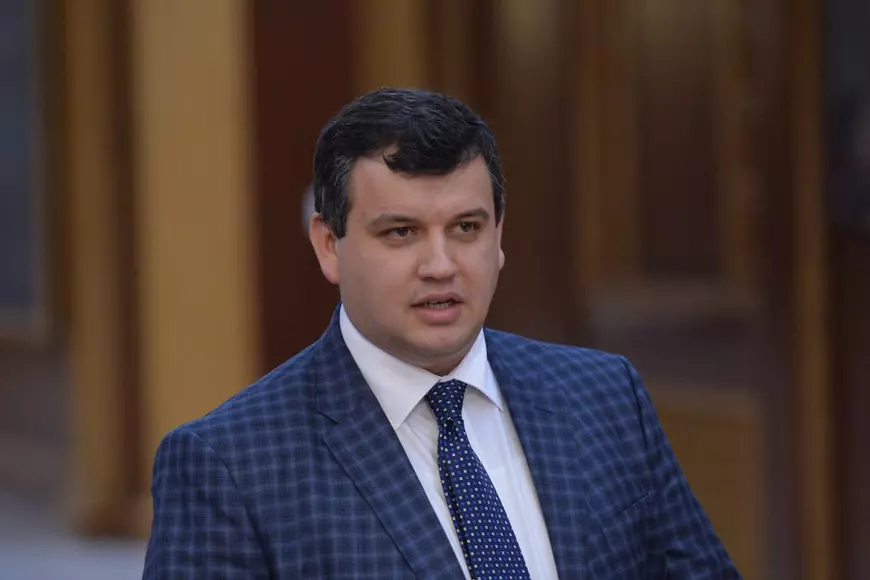 Ludovic Orban bate palma cu PMP pentru consiliile judeţene şi locale. E posibilă o alianță și la București