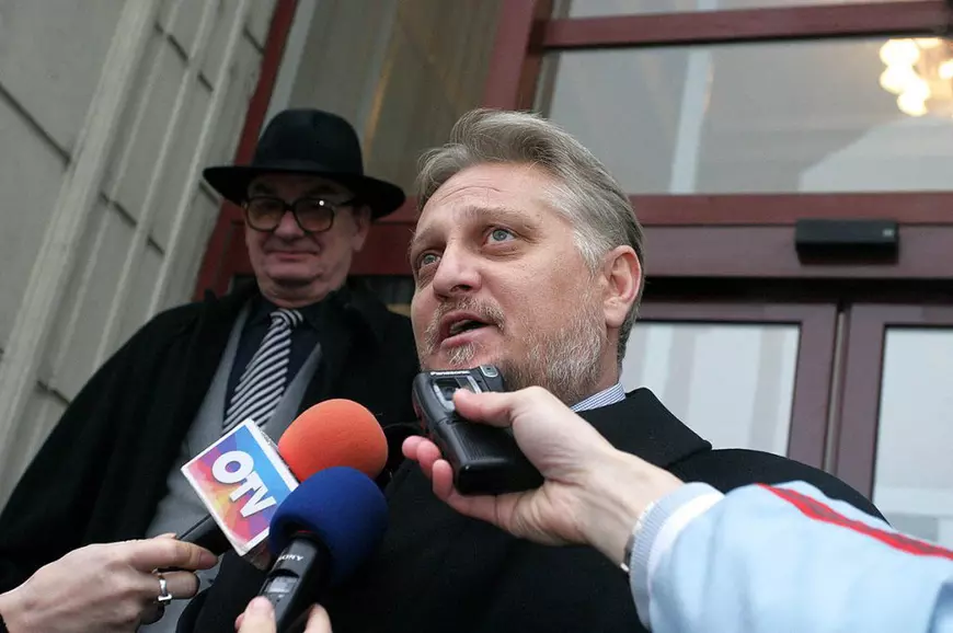 Rămășițele fostei platforme industriale RAFO se vând pe OLX. Un teren din fostul combinat Carom, scos la licitație cu 4,5 milioane de euro