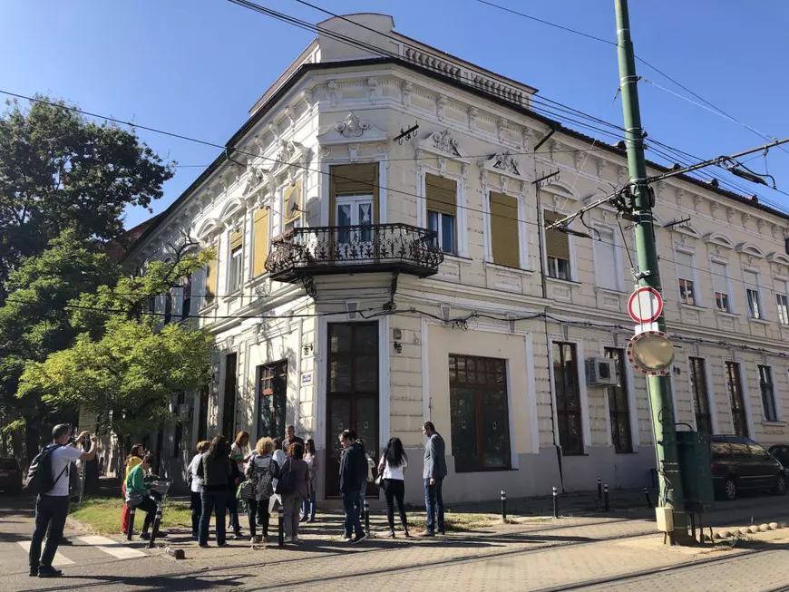 Secretele cartierului bogătașilor din Timișoara. Cum au folosit proprietarii unui coafor părul Împărătesei Sissi și cum de unele case au borne metalice care indică nivelul Mării Adriatice