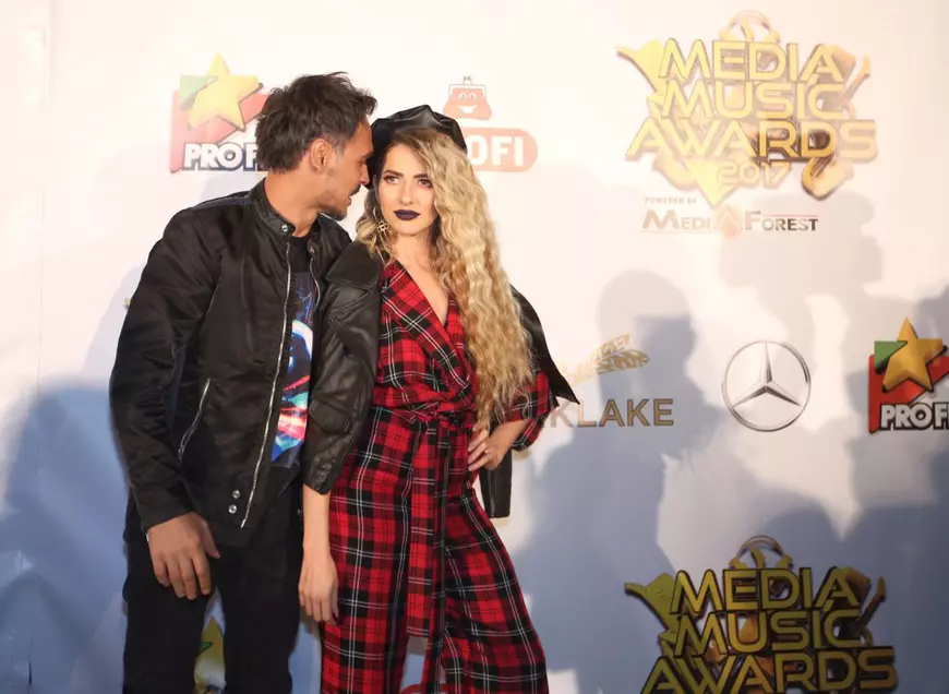 Lidia Buble dezvăluie de ce nu se mărită cu Răzvan Simion. „Surorile râd de mine că rămân fată bătrână”