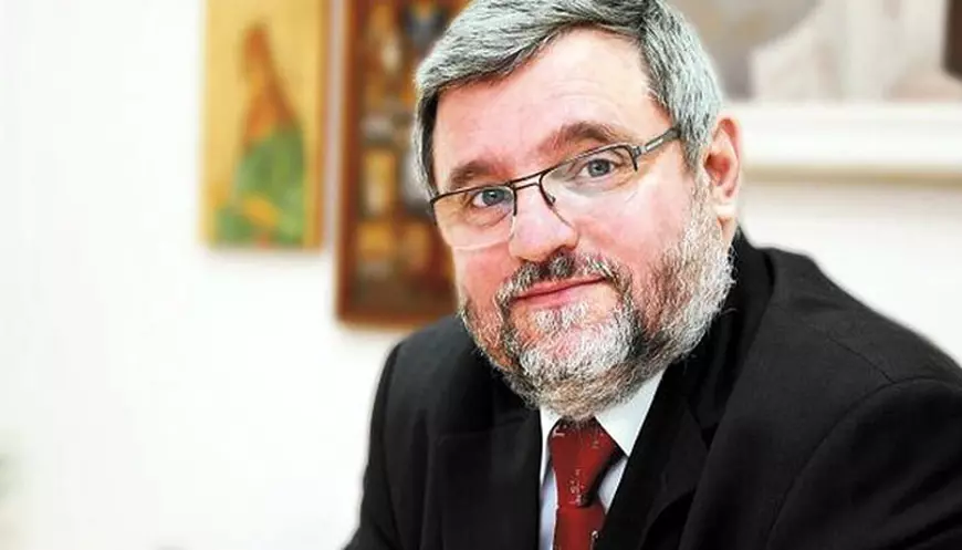 Șapte rectori și-au câștigat dreptul la al treilea mandat, interzis prin lege, folosind călătorii în Maldive, Thailanda, Bosnia și Burundi!