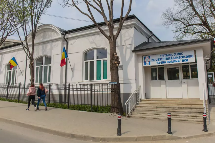 Ce meniu e mai mic decât un crenvurst cu unt? Caserola goală! De ce nu le asigură un spital din Iași mâncare medicilor