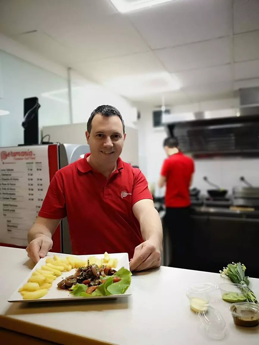 Vis născut în mijlocul Atlanticului, împlinit la Brașov. Un român și o peruancă au deschis o afacere în România. ”O țară frumoasă, dar cu oameni prea serioși”