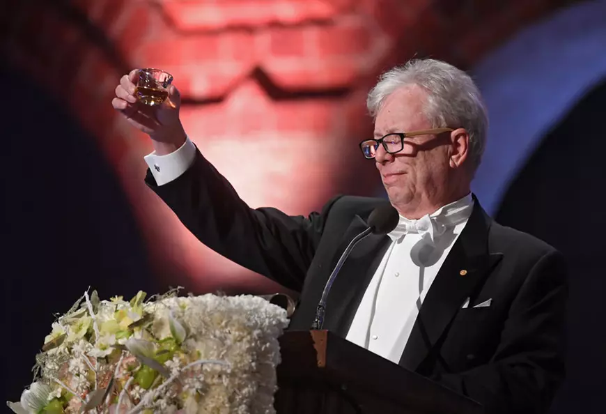 Premiul Nobel pentru Economie 2019 a fost acordat economiștilor Abhijit Banerjee, Esther Duflo și Michael Kremer, pentru munca lor în reducerea sărăciei la nivel mondial