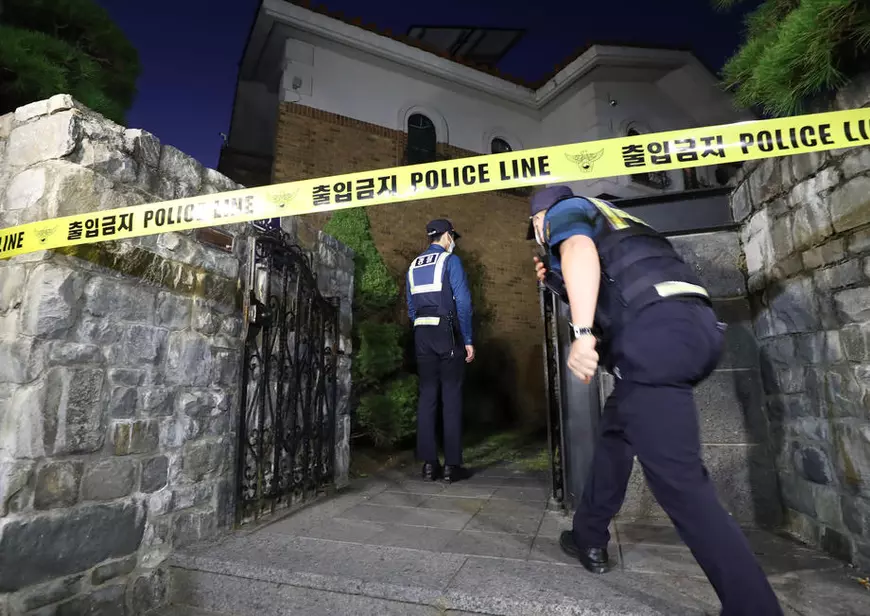Cântăreaţa k-pop Sulli, în vârstă de 25 de ani, a fost găsită moartă. Fosta membră f(x) suferea de depresie, după ce a fost hărțuită online