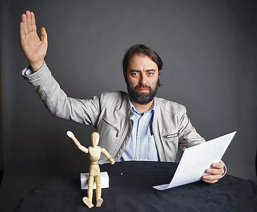 Scriitorul Bogdan-Alexandru Stănescu ni-l înfățișează pe Caragiale altfel decât îl știm din cărțile de Română: „Băutor «de societate»” și un cinic absolut în relația cu femeile”