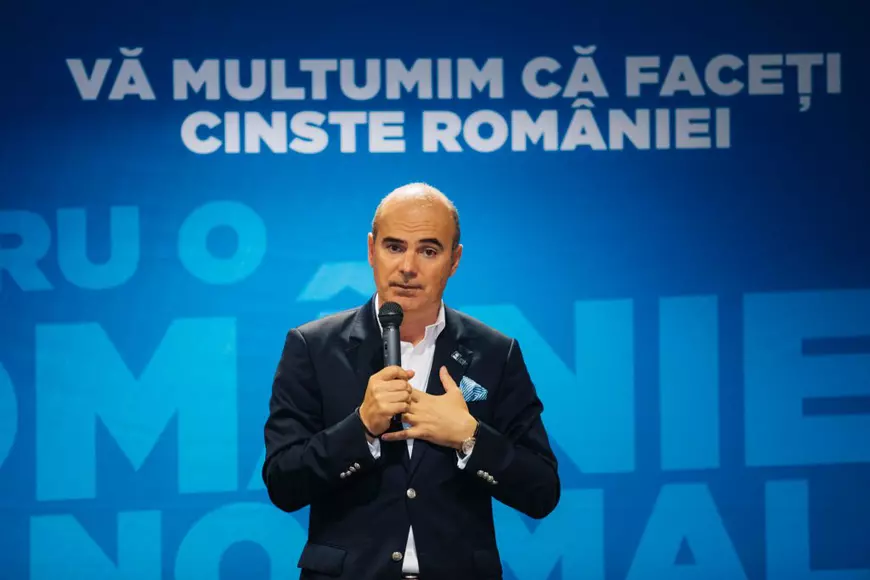 Campania electorală pentru primul tur la prezidenţiale, la final. Iohannis şi-a conservat avansul, Dăncilă a învăţat din greşelile trecutului, Barna a mers la pas prin ţară şi diaspora