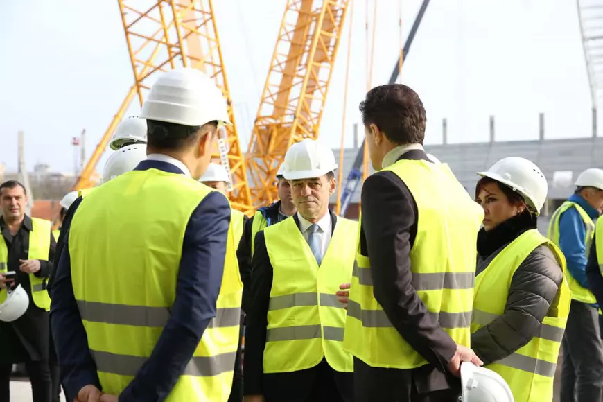 Premierul Ludovic Orban, vizită la stadioanele EURO 2020: ”Patru ani nu s-a făcut aproape nimic”