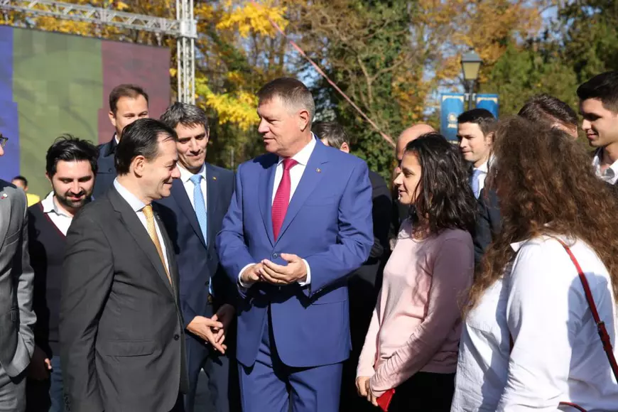 Ziua alegerilor la sediul de campanie al PNL: glume, motanul Felix și un singur moment tensionat, când voturile pentru Barna au început să crească în diaspora