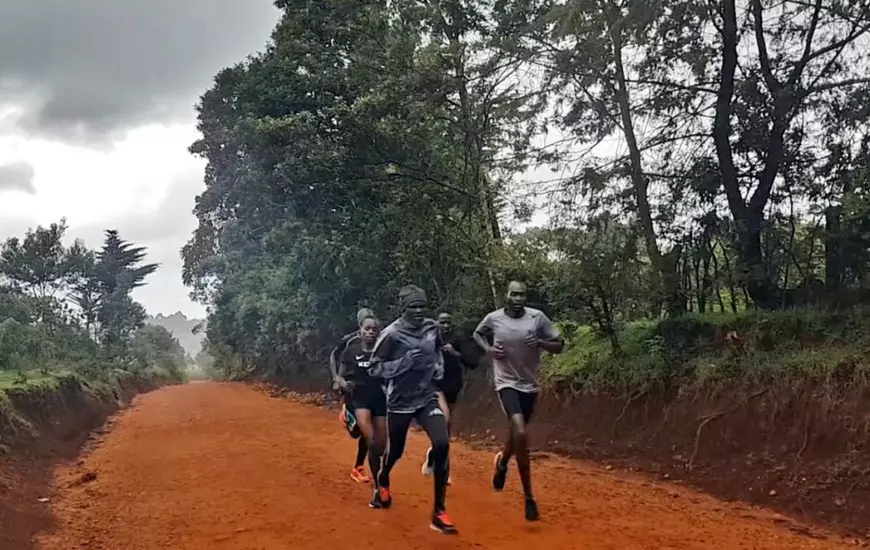 Ce putem învăța de la kenyenii platourilor înalte, cei mai rapizi oameni ai planetei? Lentoarea vieții lor și prietenia: ”O cunosc pe Gabriela Szabo!”