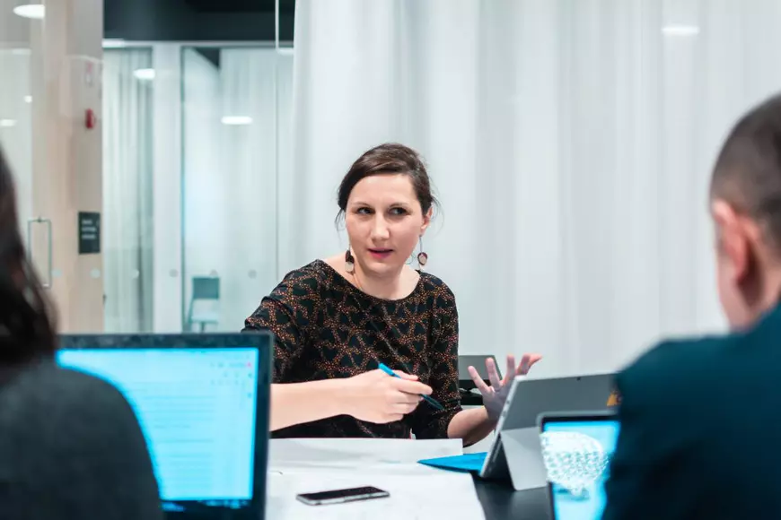 De ce votează diaspora. Român din Berlin: „Azi merg la vot pentru părinții și bunicii mei și pentru toți cei care încă mai cred în România”