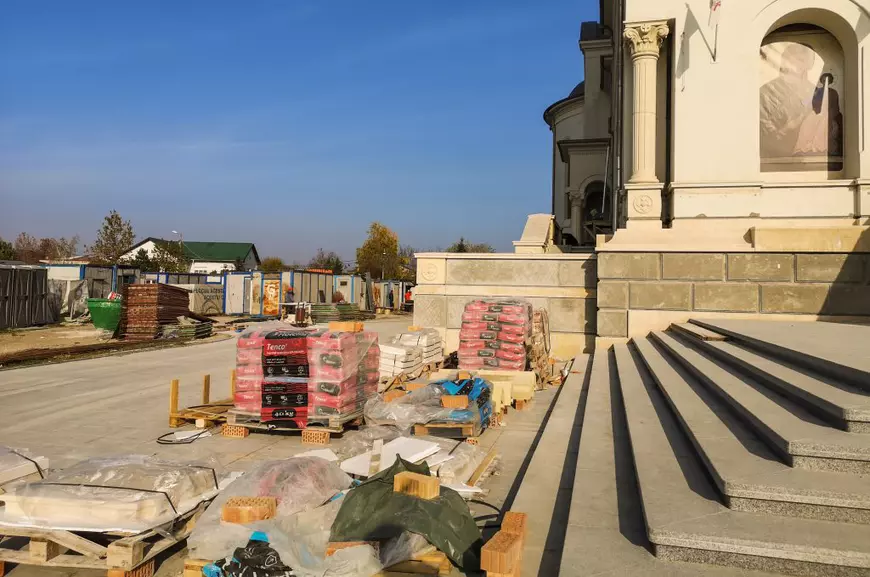 Florentin Pandele pune mozaic de 23 de milioane de lei în catedrala din Voluntari. „Suma este estimată de specialiști. Nu sunt nici mozaicar, nici pictor de biserici”