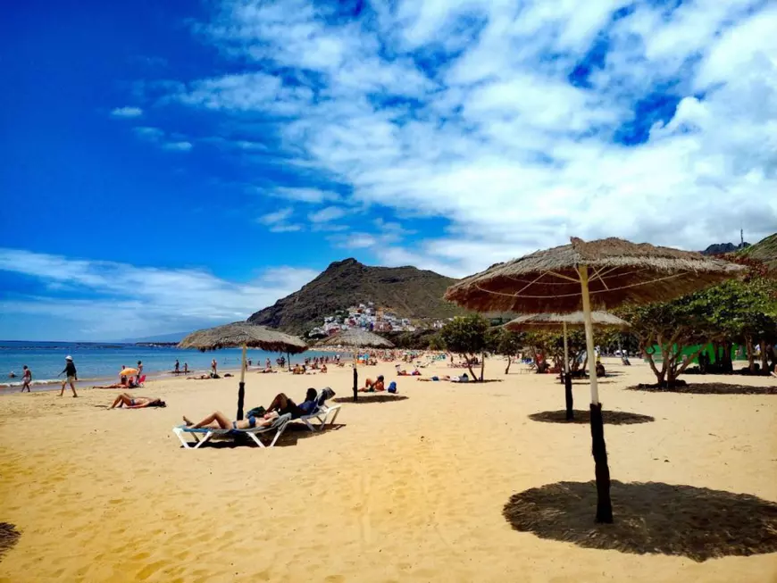 De ce este votul o sărbătoare în mijlocul Atlanticului. Alegerile, prin ochii unui român refugiat în paradisul din Canare