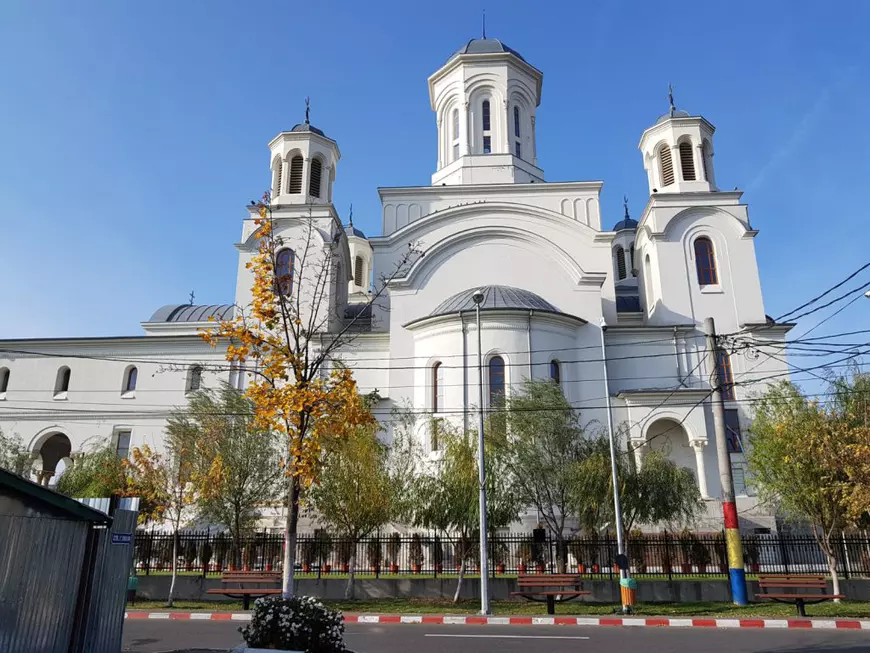 Florentin Pandele pune mozaic de 23 de milioane de lei în catedrala din Voluntari. „Suma este estimată de specialiști. Nu sunt nici mozaicar, nici pictor de biserici”