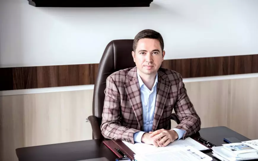 Fals de proporții în lumea medicală: Alexandru Checheriţă, șeful Comisiei de Nefrologie din România, a devenit medic primar printr-o derogare inventată direct în calculatorul Ministerului Sănătății!