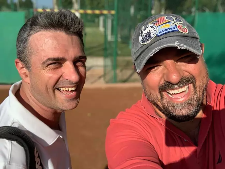 Horia Brenciu, noua senzație din tenis. Folosește racheta tenismenei Ana Bogdan ca să-i bată pe Bobonete și pe Bartoș!