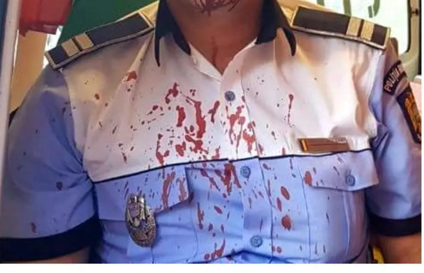 Doi polițiști aflați în misiune, lăsați fără arme și bătuți de rudele suspectului pe care îl urmăreau în Vâlcea. Agresorii au fost prinși în alt județ