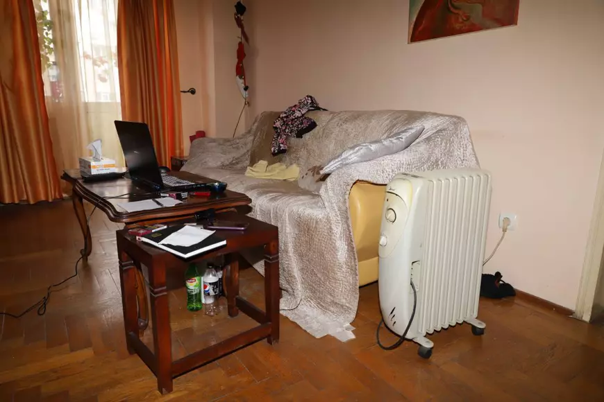 Bucureștenii, înghețați în case. Cum se descurcă oamenii fără apă caldă și căldură: „Oala de 10 litri nu mai dispare de pe aragaz”