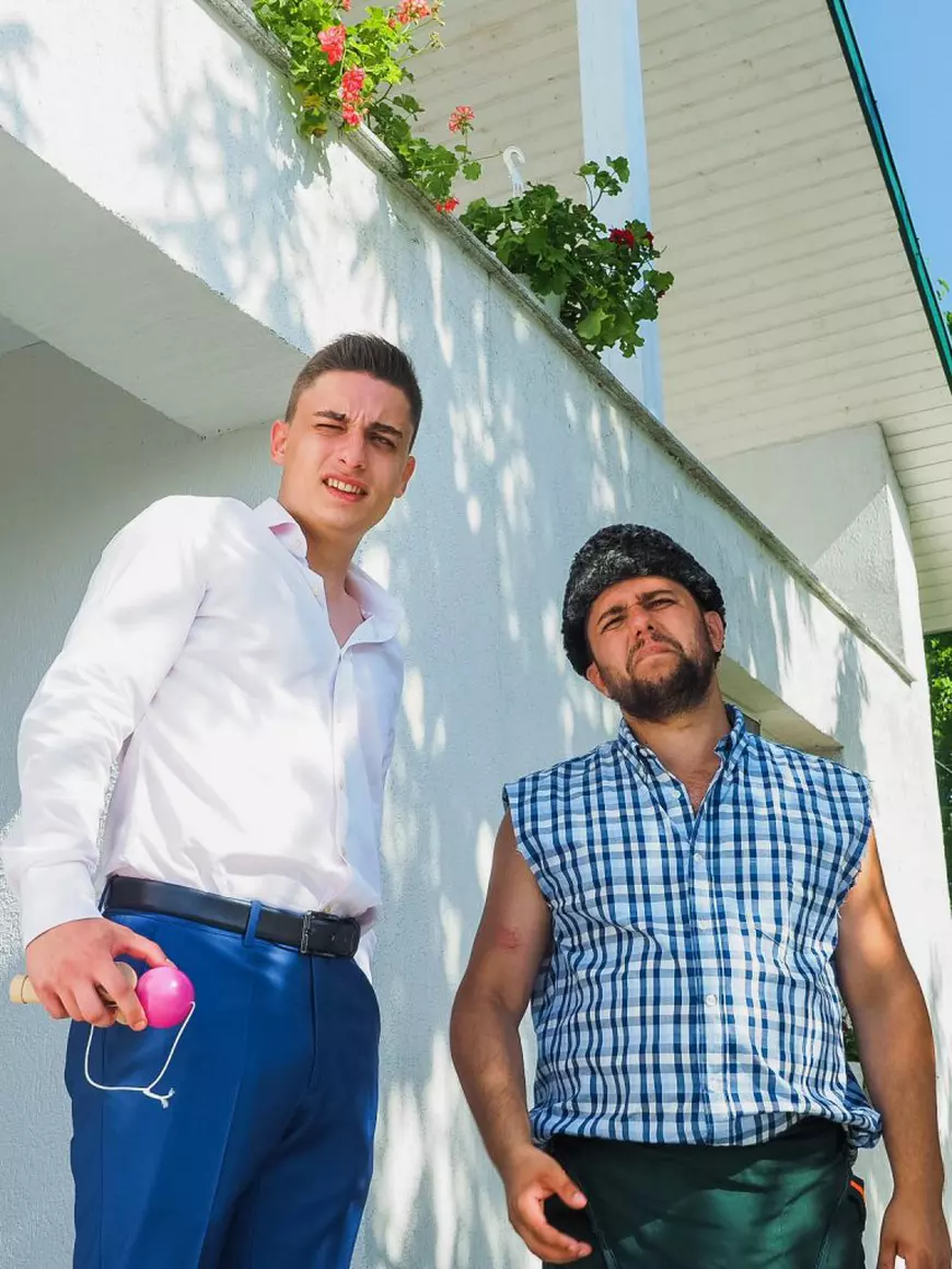 A fost ospătar și a făcut icoane. Petronel Gongeanu din «Moldovenii» are o viață demnă de film