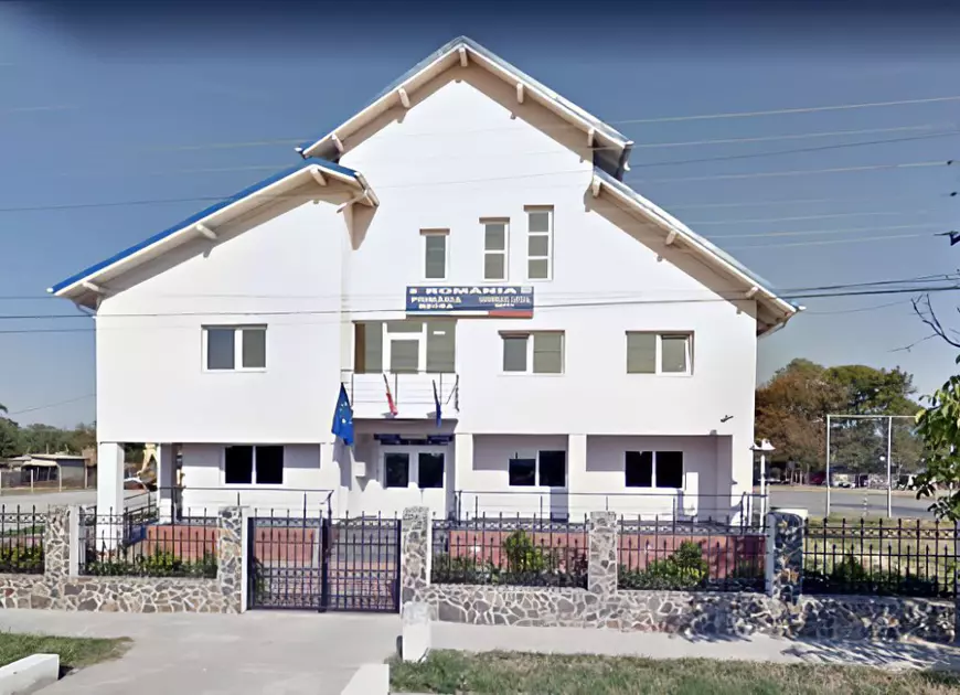 Când e și când nu e ”turism electoral”. E legal să duci oamenii cu microbuzul la vot?