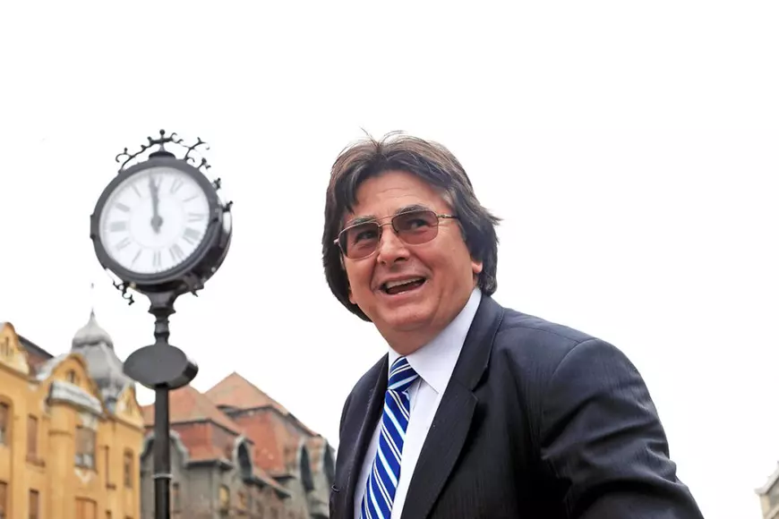 Who’s hot, who’s not | Curajul autoreprezentării al lui Ionuț Andrei Cocîrlău vs tentativa de cenzură a lui Nicolae Robu