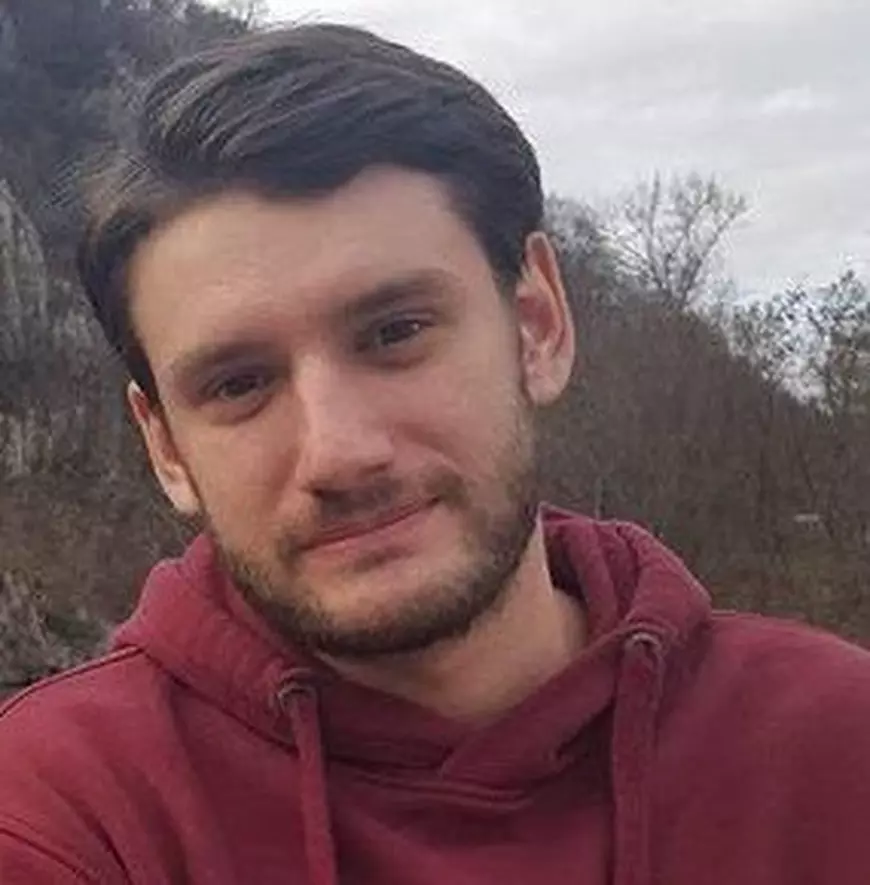 Un român care n-a putut vota din cauza cozii în 2014 la Londra: "Acum a durat 30 de secunde! Pentru prima oară din 2009 încoace am crezut că votez în România"