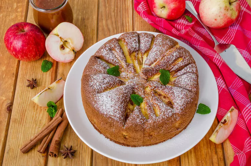 Lent cake with apples and caramel