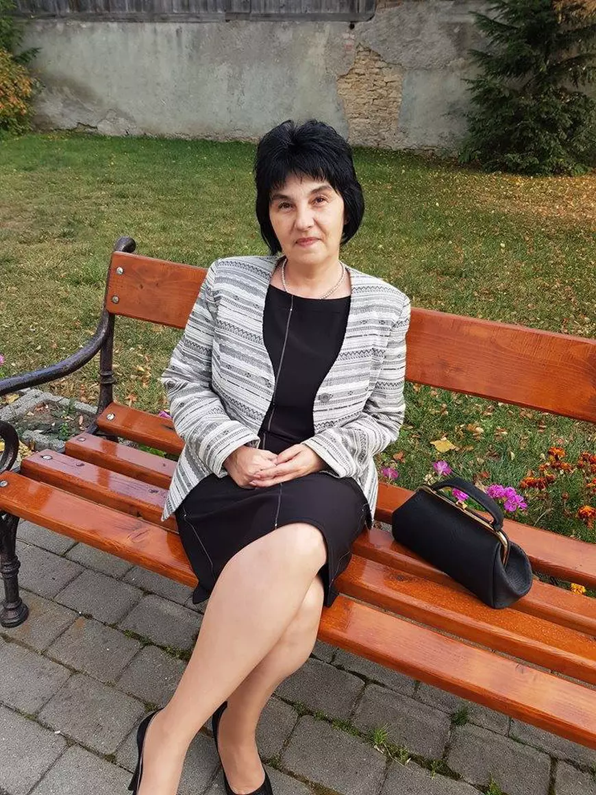 Flavia Șamșudean, directoarea școlii din Bobâlna, Cluj, despre eleva de 12 ani care s-a aruncat de la etajul 1: ”E conștientă, am vorbit la telefon”