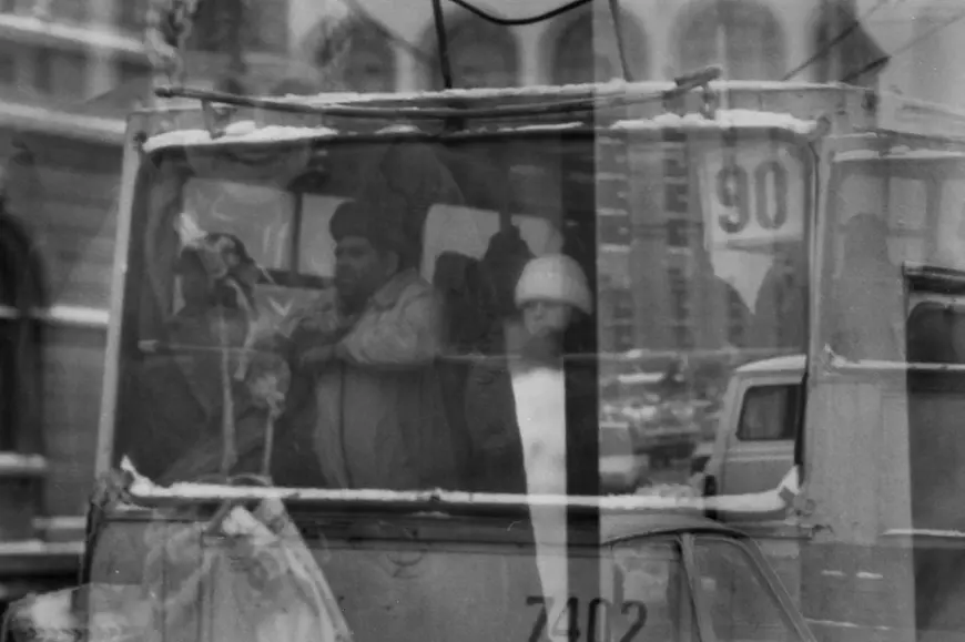 Bucureștiul liber de acum 30 de ani, fotografiat de un japonez aventurier: “Am văzut mulți oameni frumoși și liberi în acele zile”
