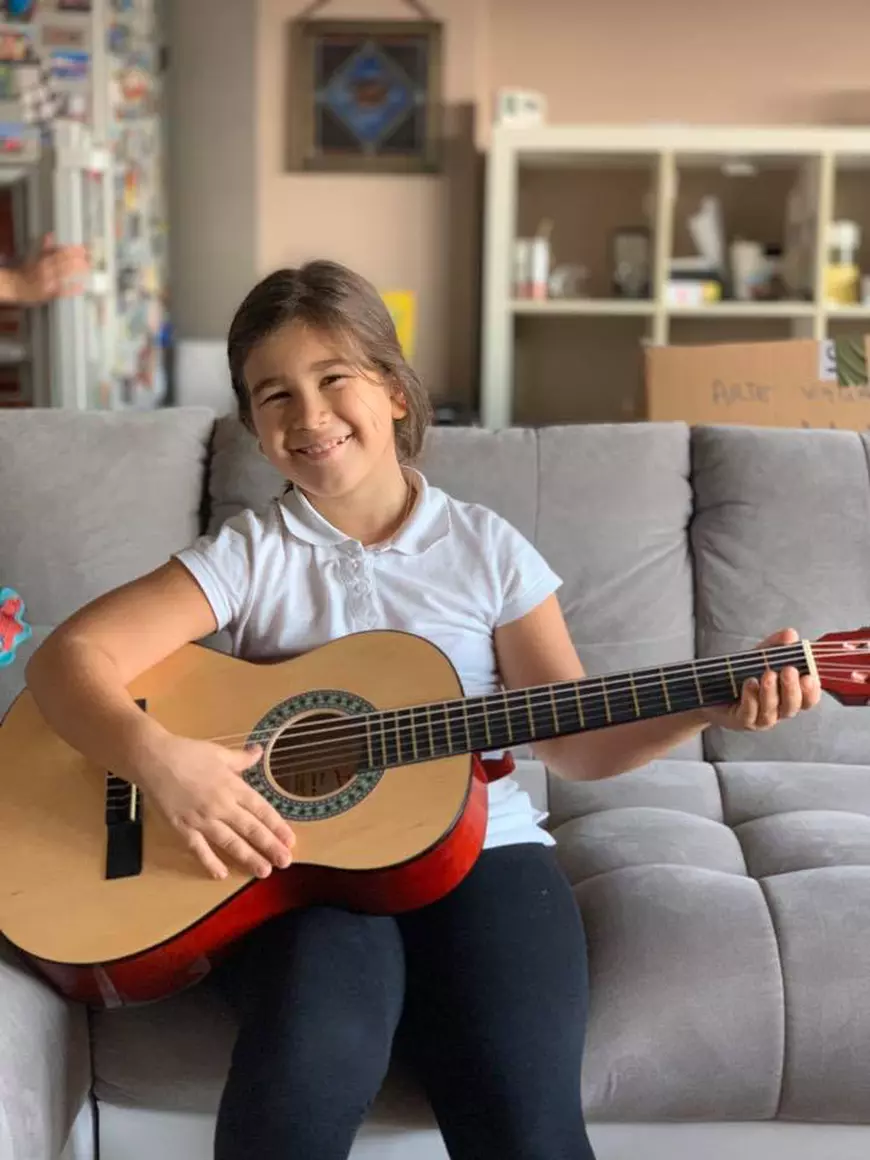 Zoli Toth a cedat și i-a cumpărat fiicei sale un smartphone. «Am fost obligat, pentru că avea toată clasa»