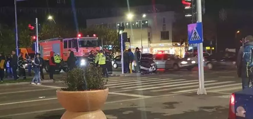 Trei polițiști răniți în misiune, după un accident în București