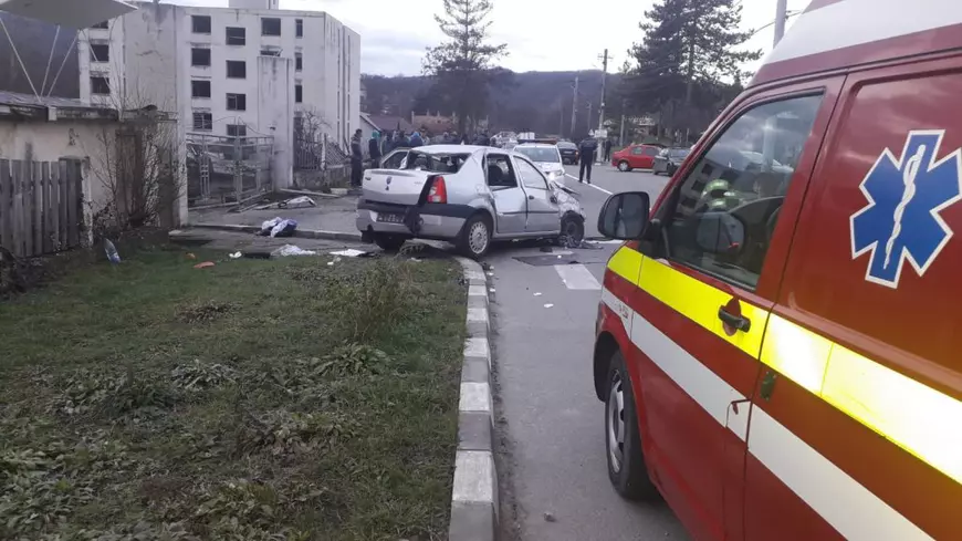 Fetiță în comă, ținută mai multe ore la Spitalul din Vâlcea după ce ambulanța a ratat întâlnirea cu elicopterul